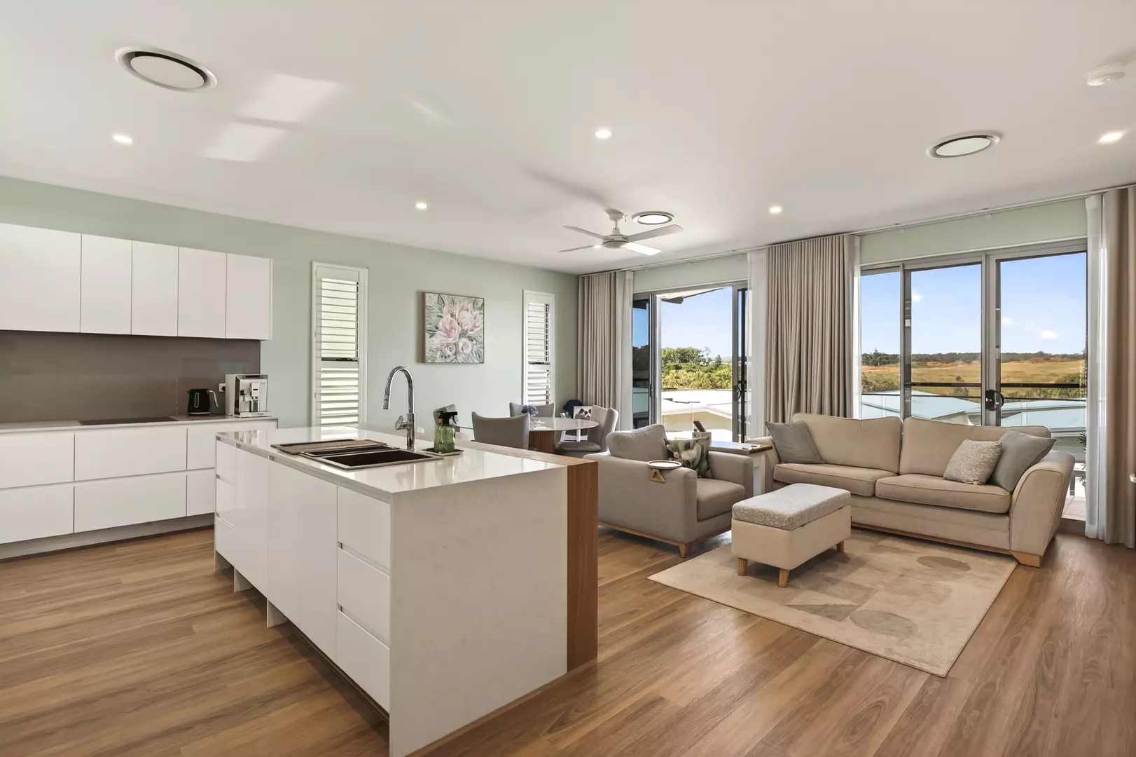  Beautifully renovated 3 Bedroom Villa