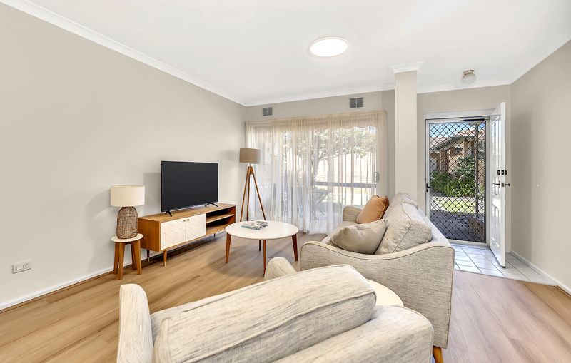 Refreshed Villa with Sunlit Patio and Open-Plan Living