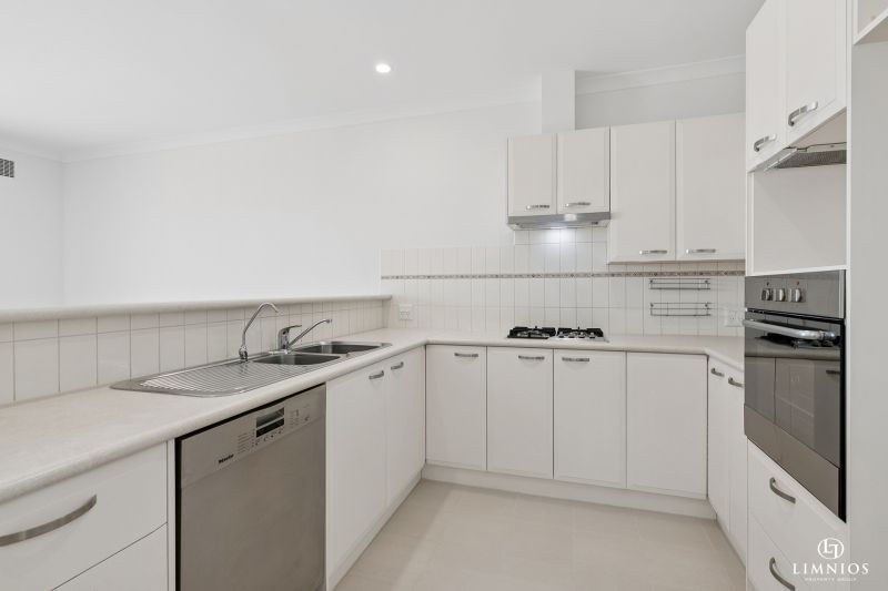 CURRENTLY UNDER RESERVATION. Elevated Living with a Bright Northerly Aspect