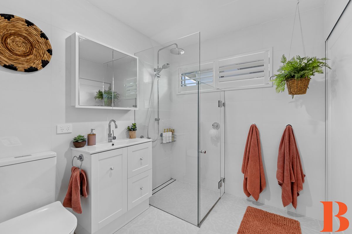 DEPOSIT TAKEN / UNDER CONTRACT -  Broadlands Summer Lifestyle - Presentation Unrivalled