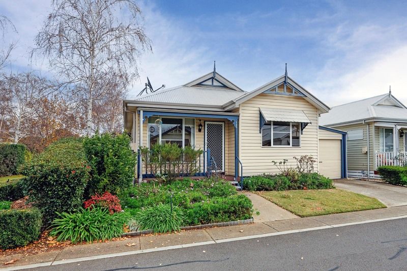 2 bedroom home in pet friendly community