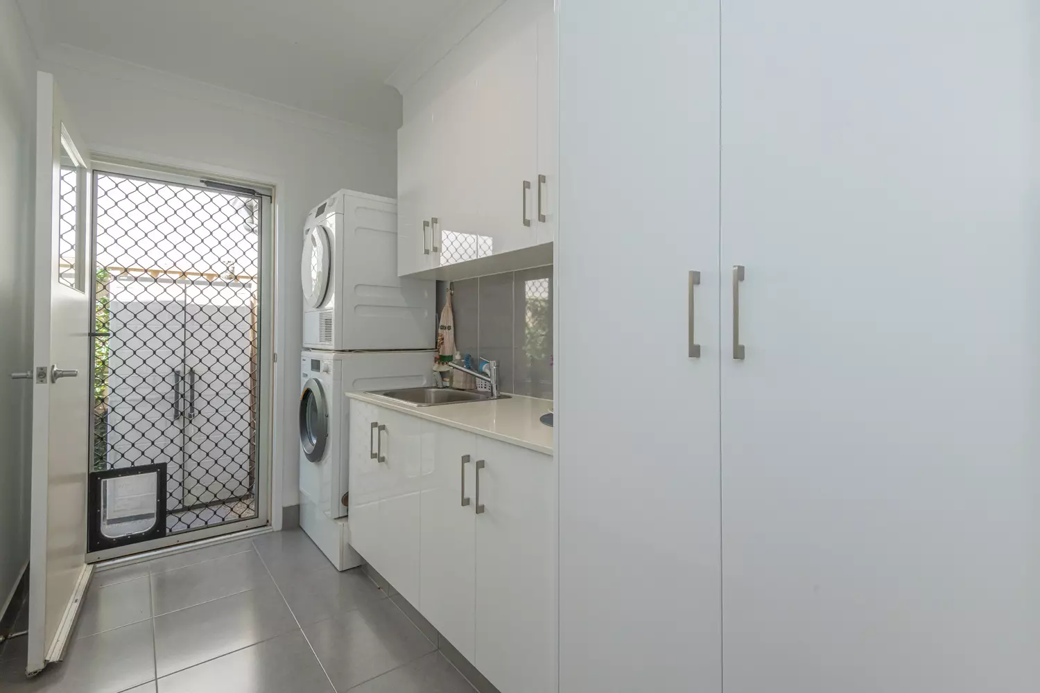 Modern Elegance in the Waratah Design 