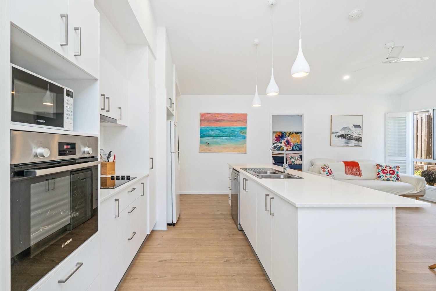Simplicity and Style – Bright Modern Haven