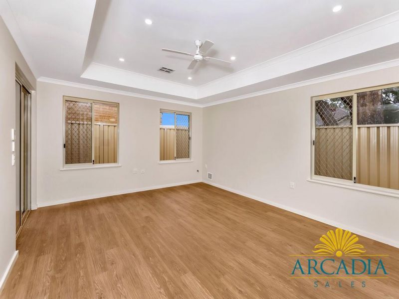 ARCADIA WATERS MANDURAH - Light & Bright, Carol 02 Design