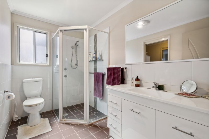 Nature Lover's Haven – Modern Two-Bedroom Home + Study