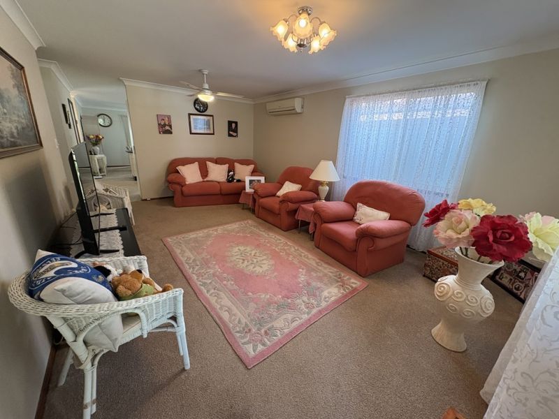 Great Position in Charming Community!