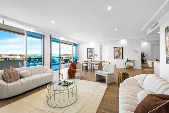 107 - The Emerald Penthouse