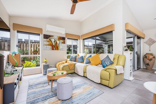 Stunning Tropical Hideaway!