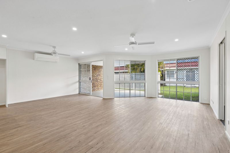 Beautiful two bedroom, one bathroom villa with lock up garage.