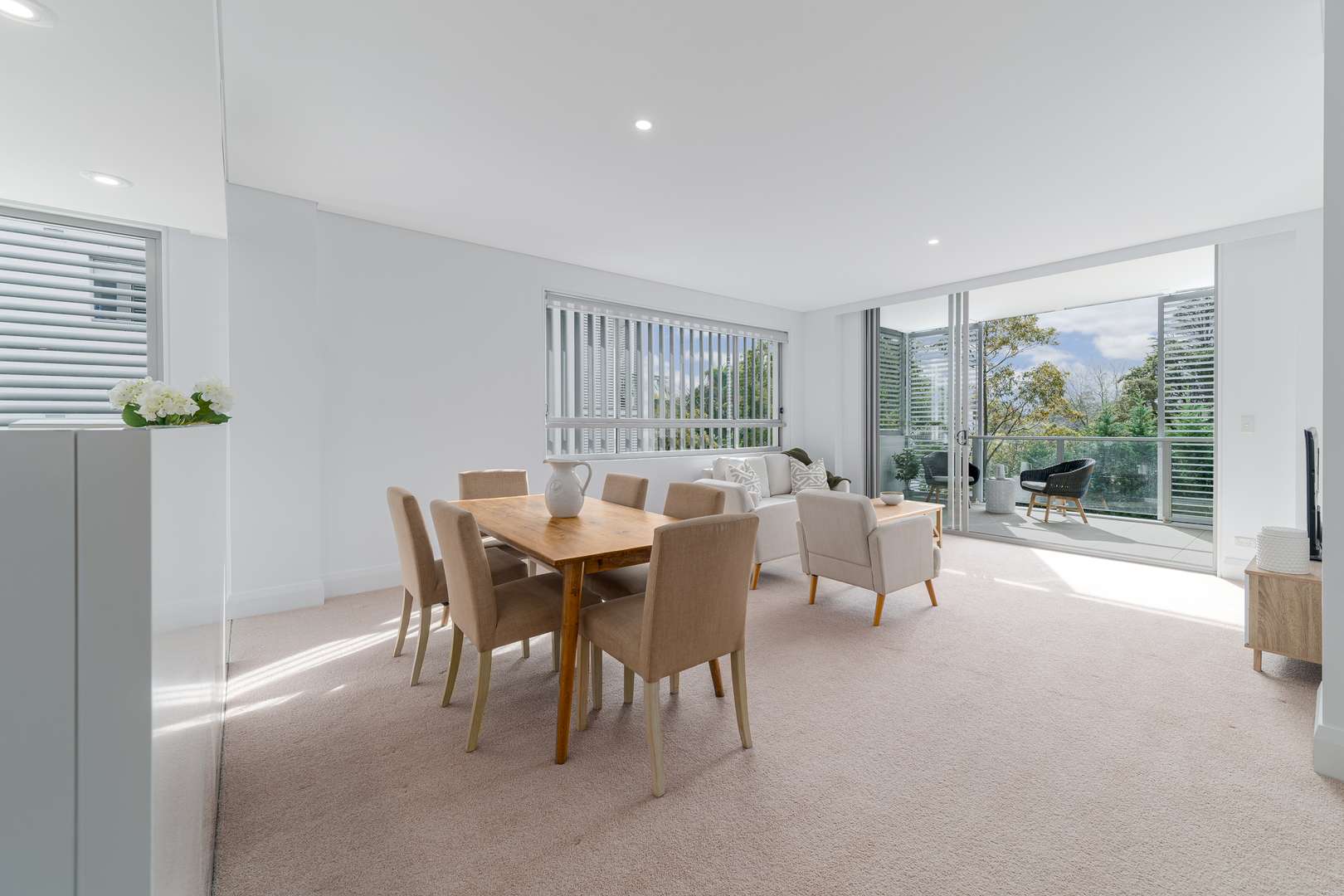 Elevated North-Facing 3 bedroom 2 Bathroom Apartment at The Woniora