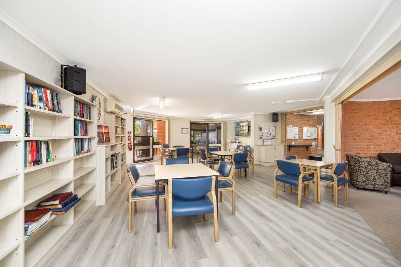 Over 55's - Retirement Living Ground Floor Spacious Unit!