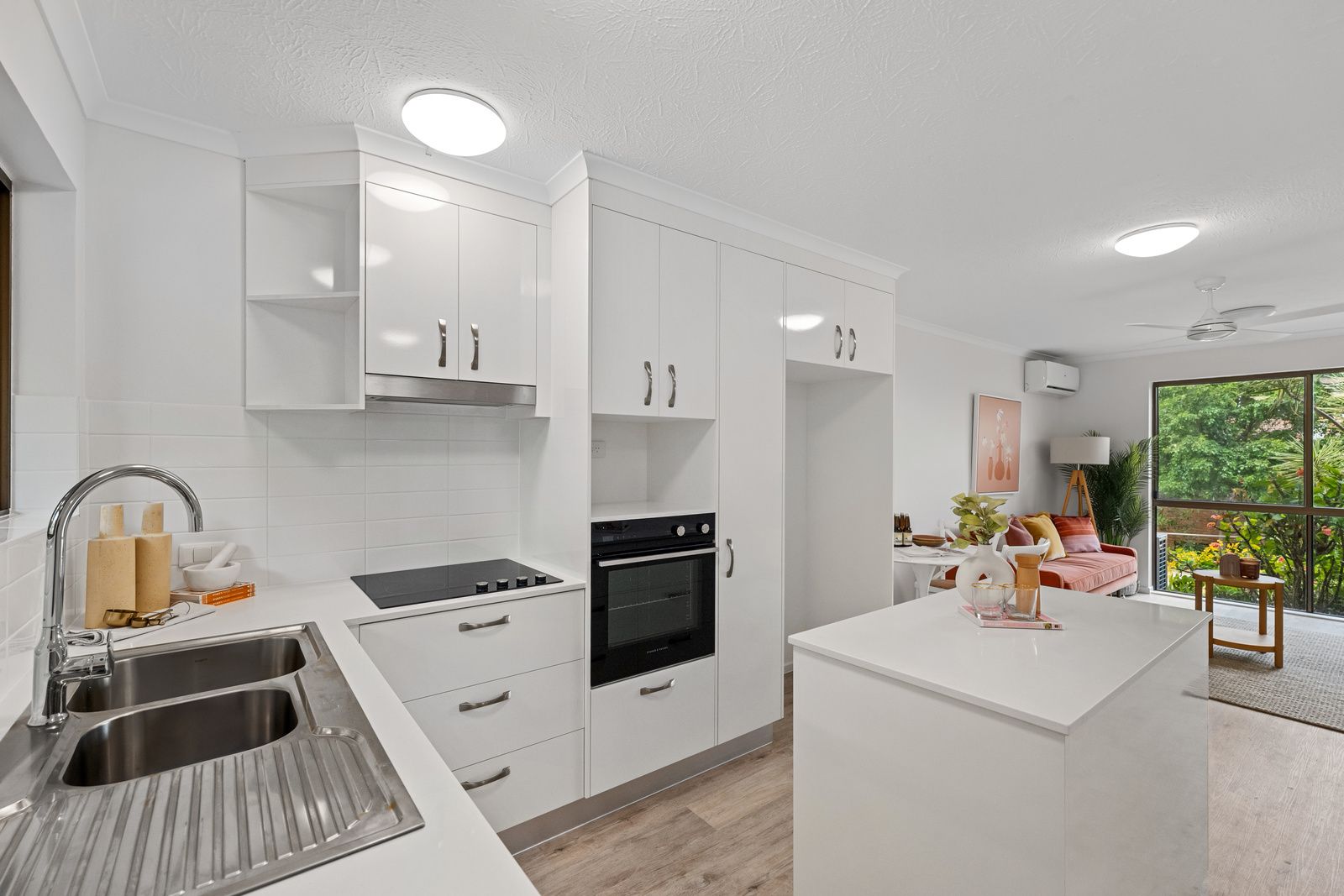 One bedroom plus study home close to community facilities
