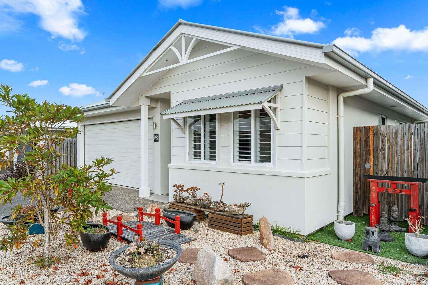 Stylish Living, Flexible Space