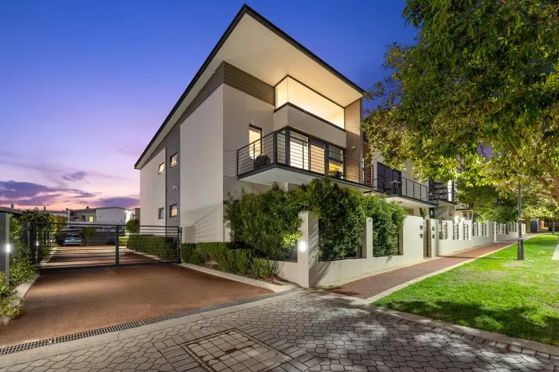 Modern Living in Prime Location!