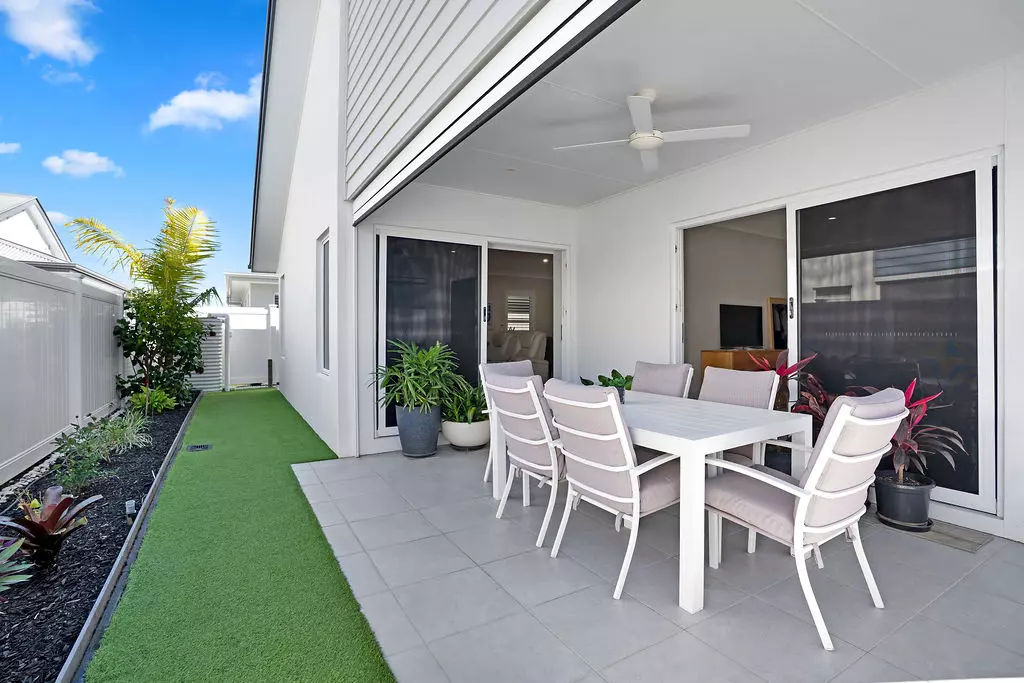 114 Holbrooke by Palm Lake Resort