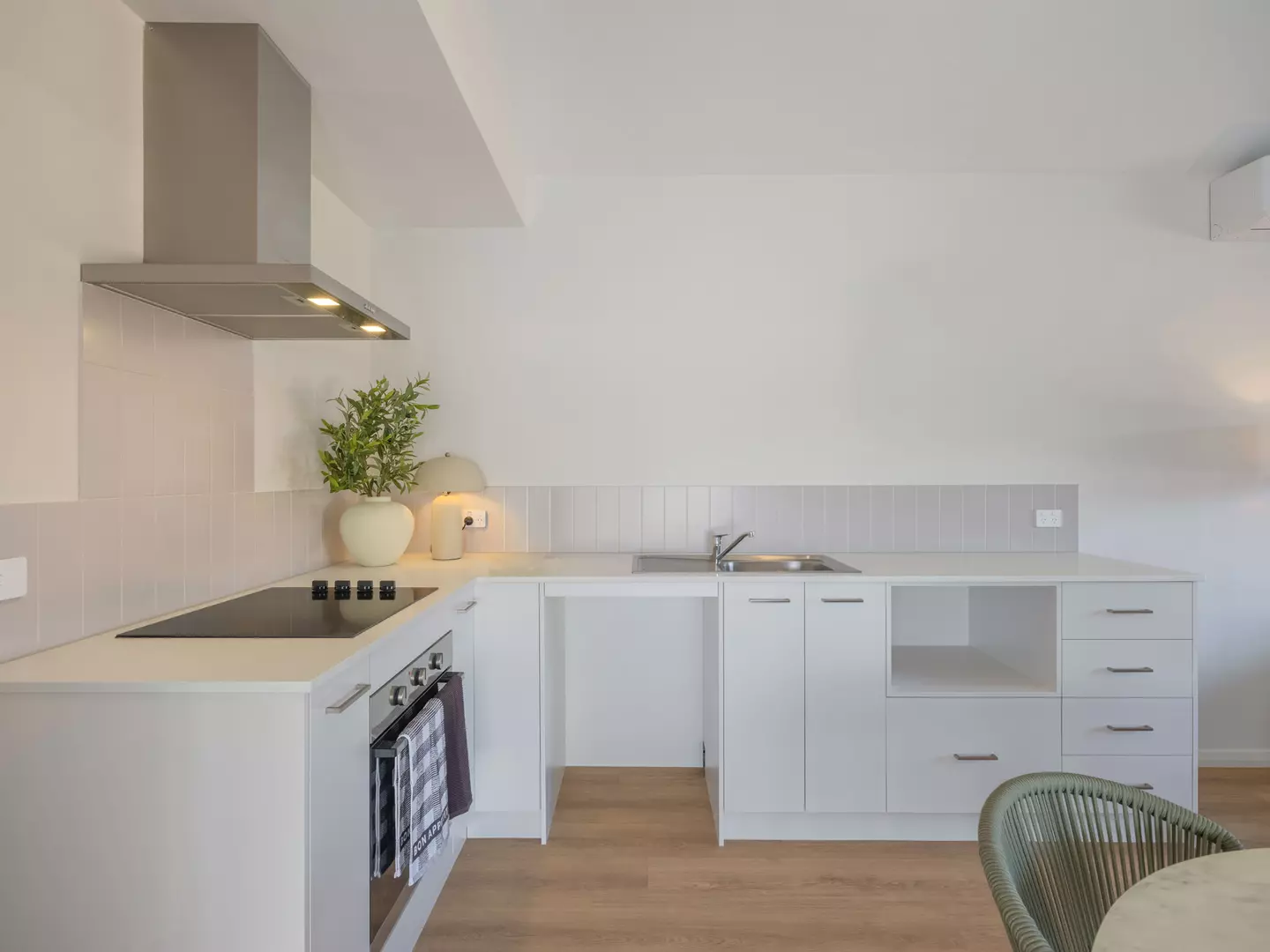 Meadowbrooke Lifestyle - Light filled, modern 2 bed home