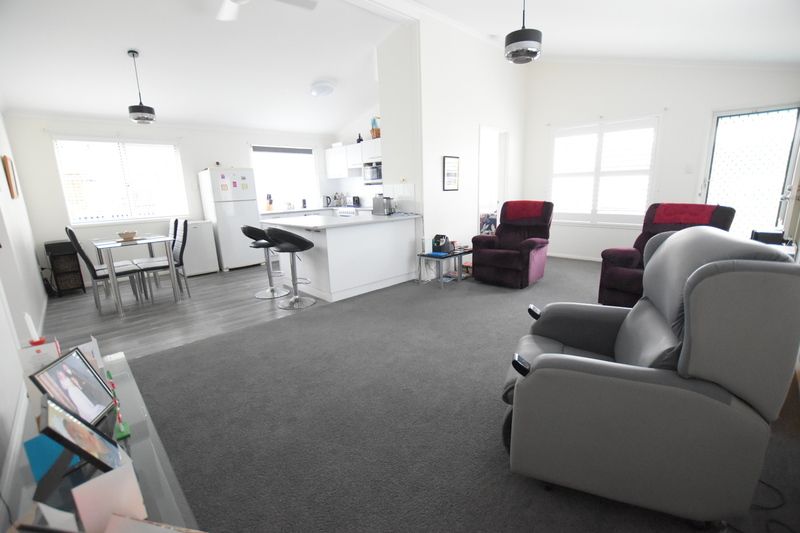 Beautifully presented, well maintained 2 bedrooms home in highly sought private cul-de-sac location