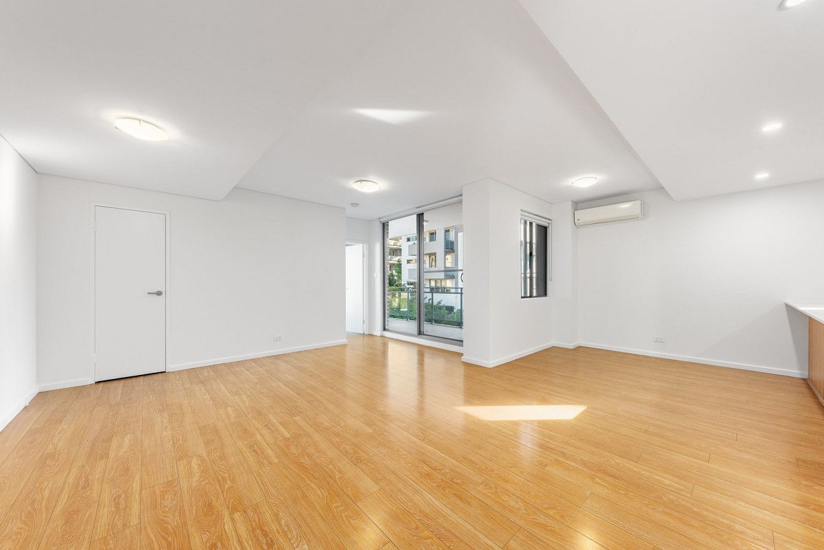 Spacious Open Plan living. This apartment has an excellent layout. Quiet location.