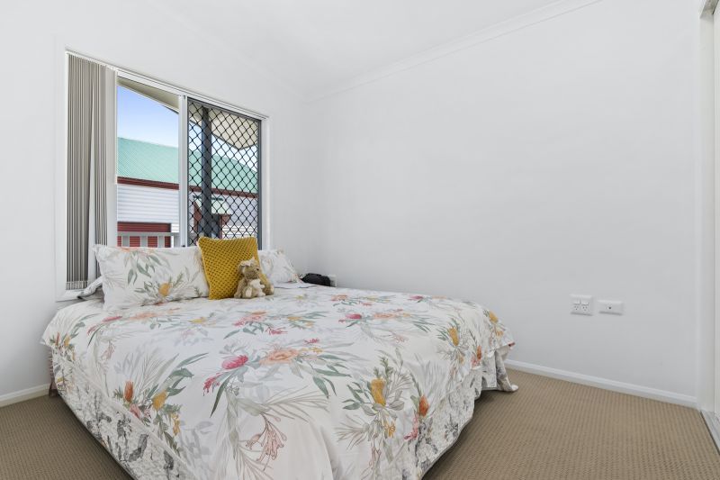 Modern Two Bedroom - Beautiful Inside & Out!