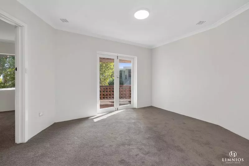 Scenic Hilltop Apartment