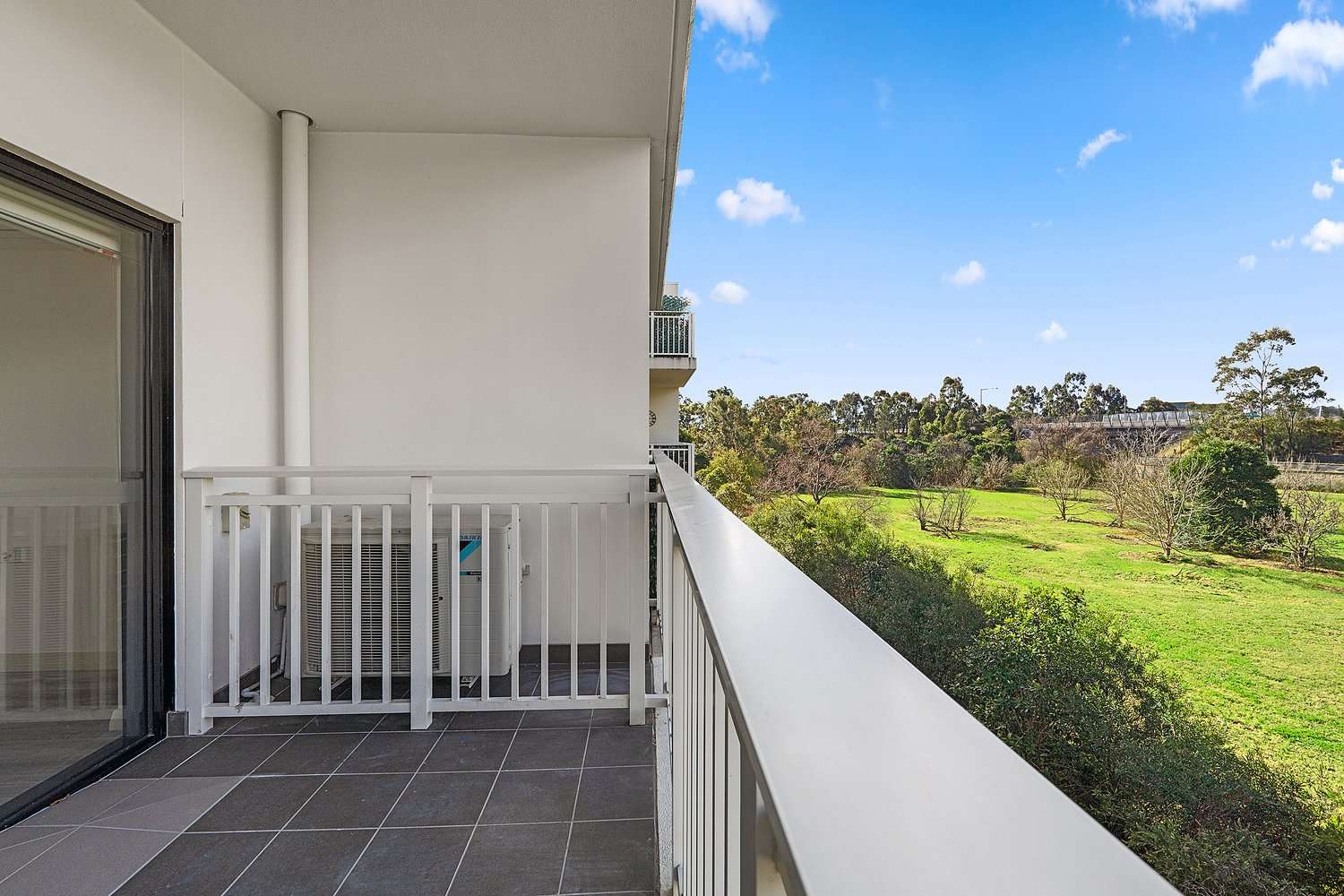 Spacious one-bedroom apartment in established pet-friendly community