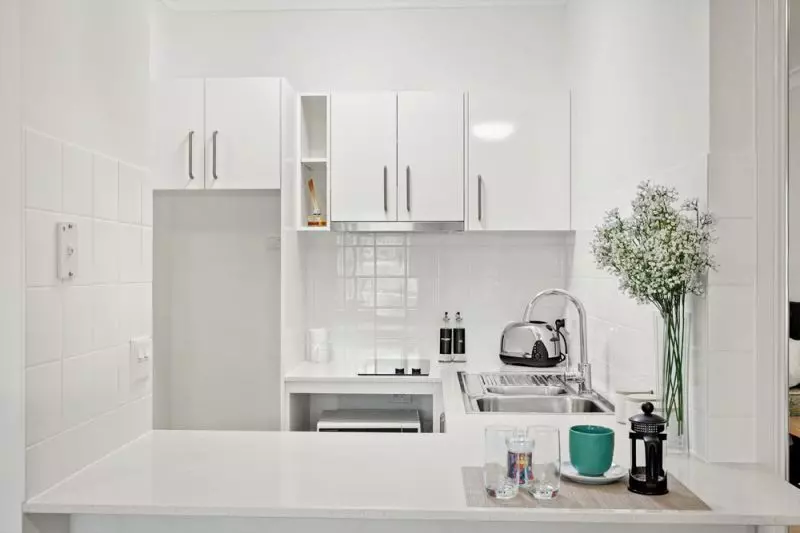 Beautifully refurbished studio serviced apartment