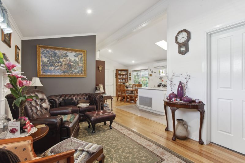 2 Bedrooms – Gardeners Delight!