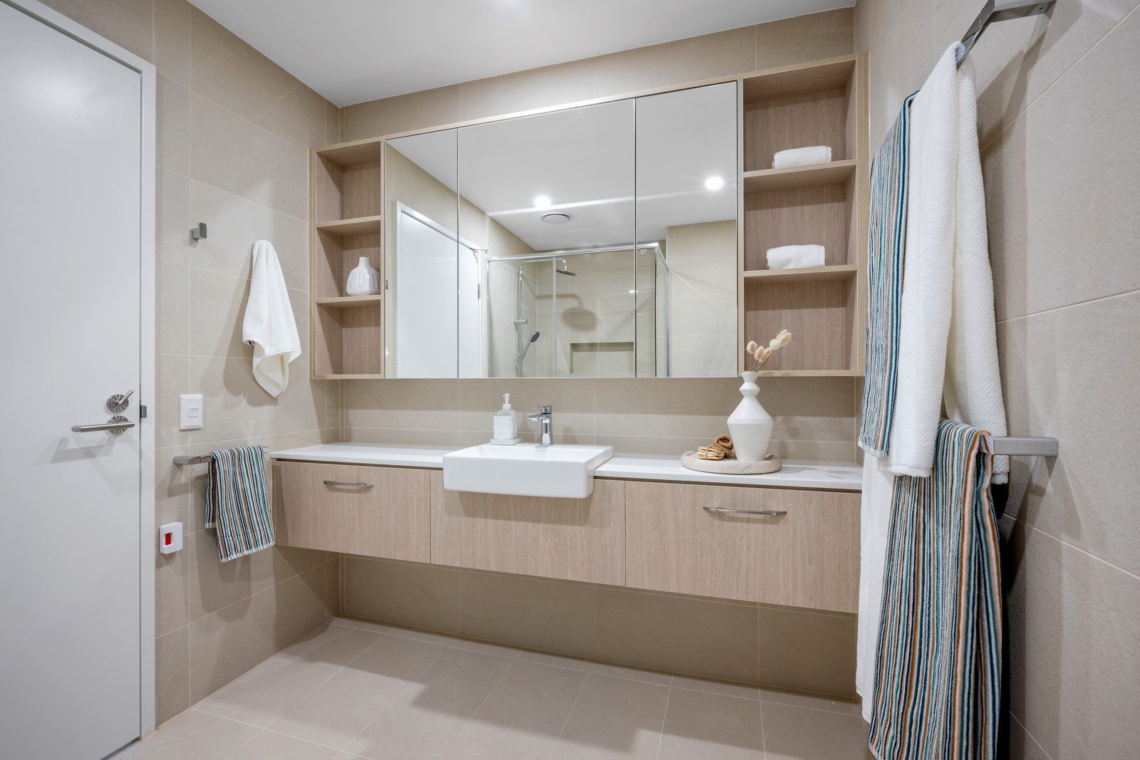 Wake up every day to warm sunlight and uplifting interiors