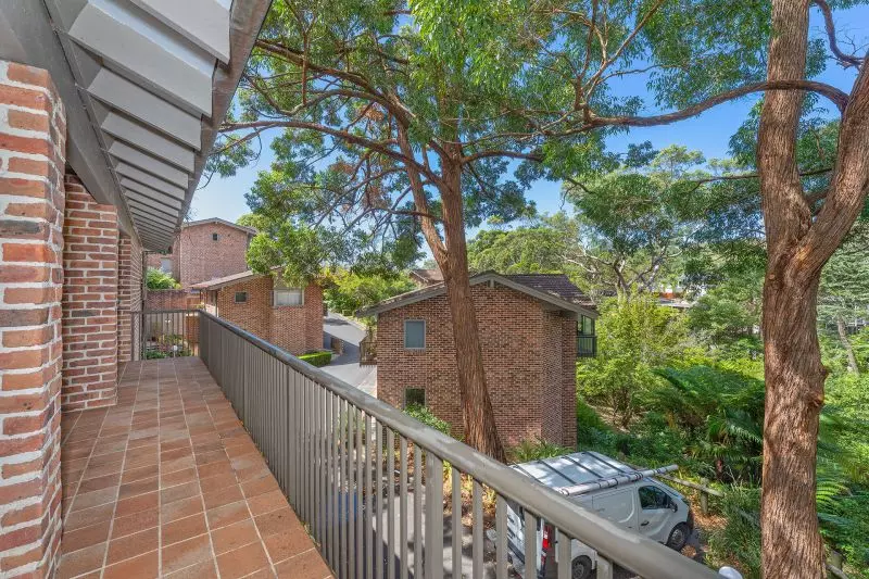 Fully Refurbished Large 3 Bedroom Unit with a Stunning Bushland Outlook