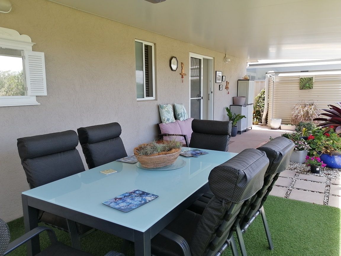 Great location for this two bedroom plus study in Palm Lake Resort Eagleby