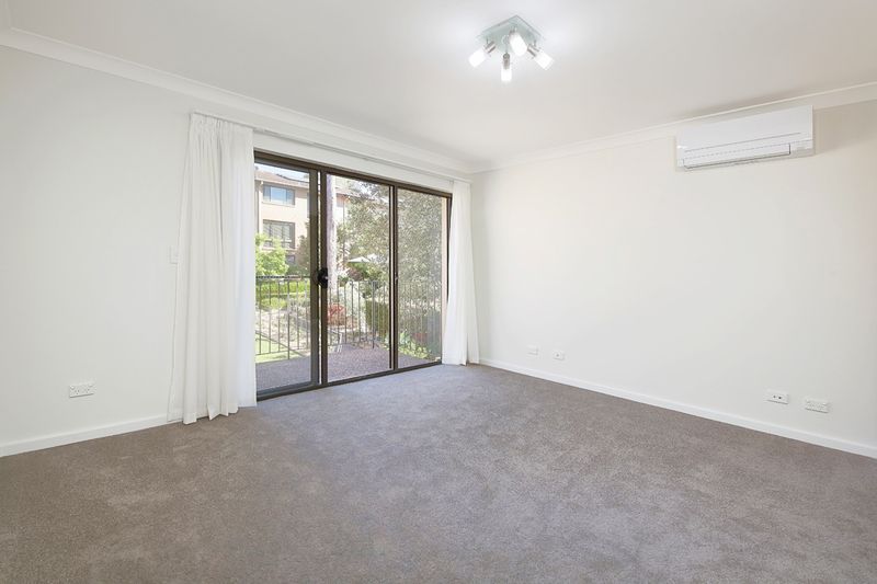 Apt 30A - Fully renovated 2-bed, delightful garden views.