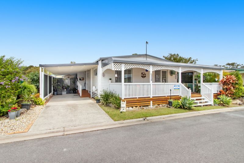 North Star Holiday Resort - Over 50's Residential Park