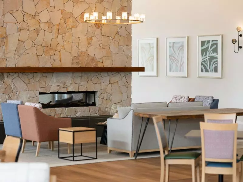 Find sanctuary between the country & the sea