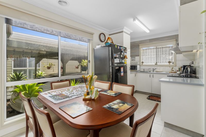 Recently Renovated Two Bedroom - Wake Up in Paradise Every Day