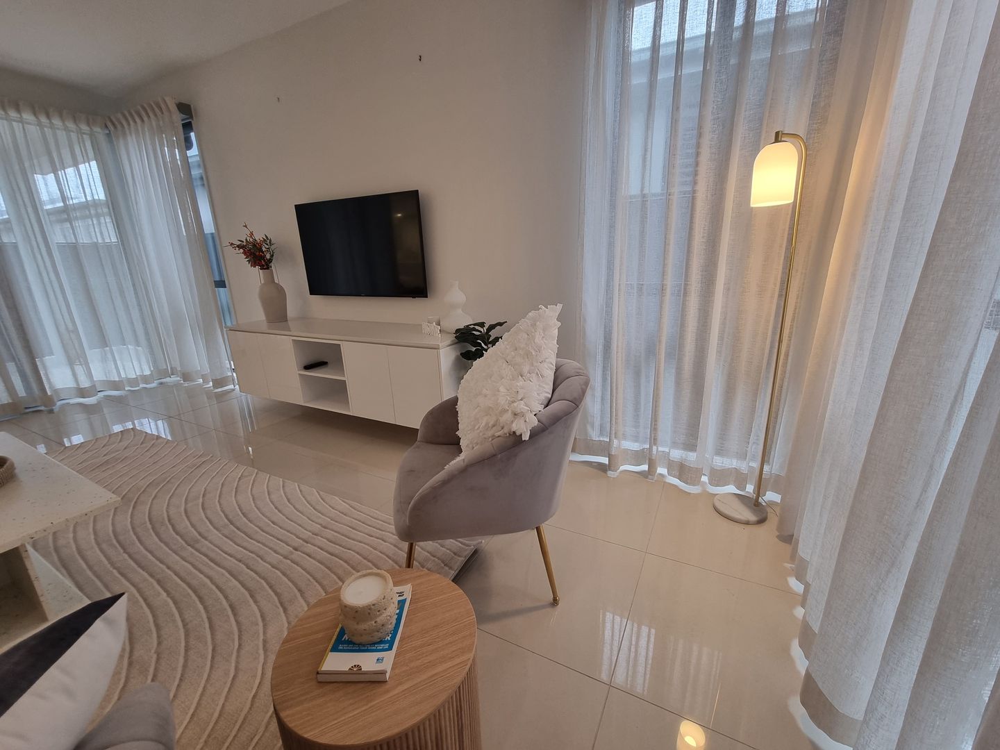 Where the Living is Easy… V109 Living Gems