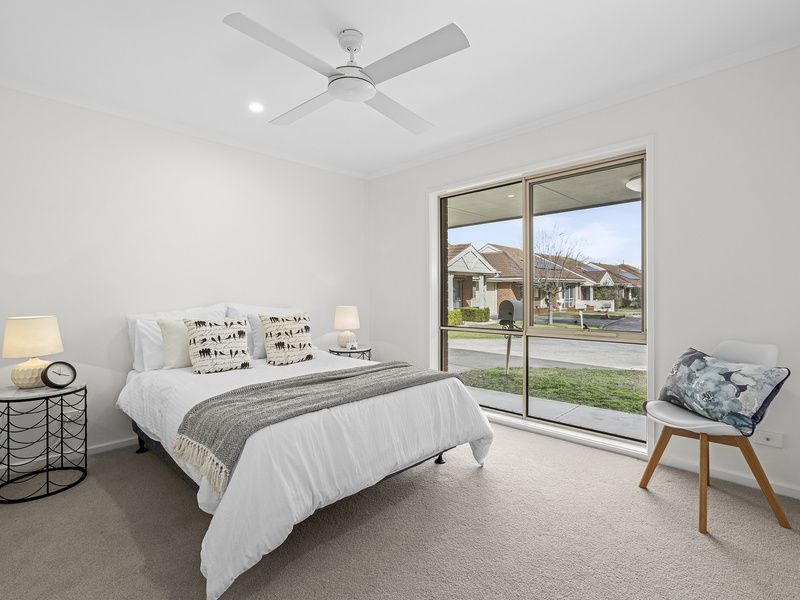 Beautifully presented Unit with Space to Unwind