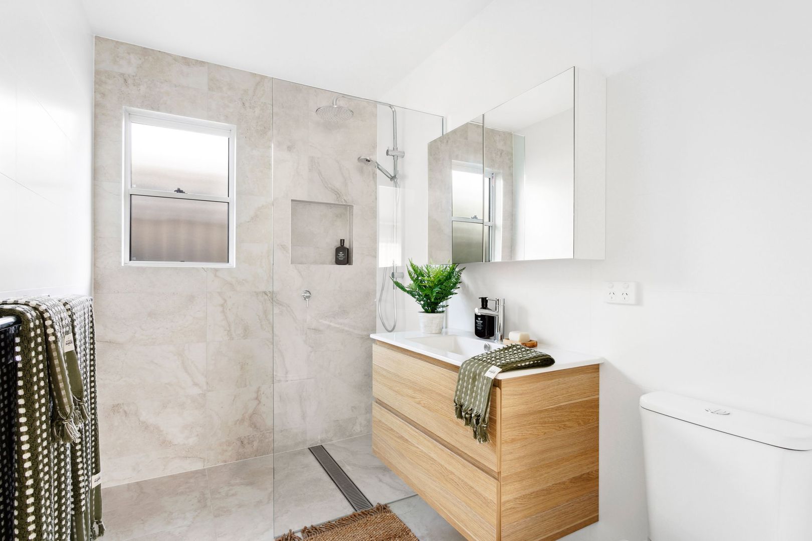 Clifton Taree - brand new 1 bed plus study home 