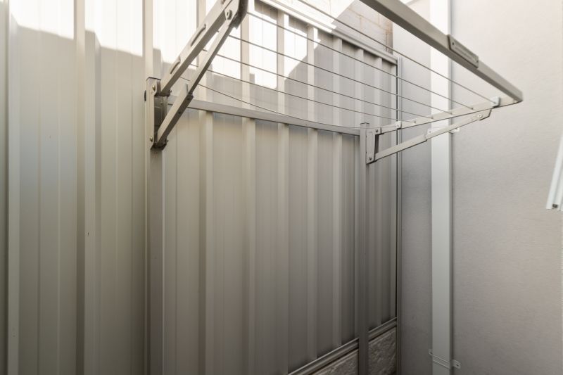 Ticking All Boxes: Location, Modern, Spacious & NO STRATA