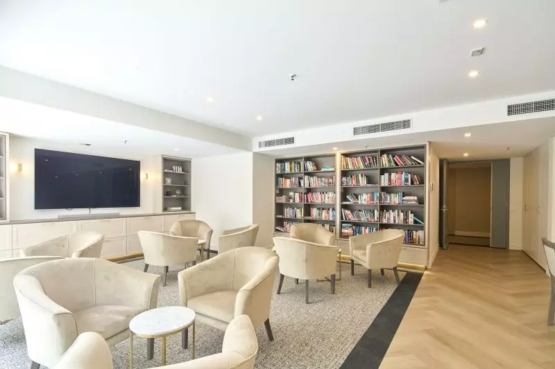 North-facing 2-bedroom apartment with views!