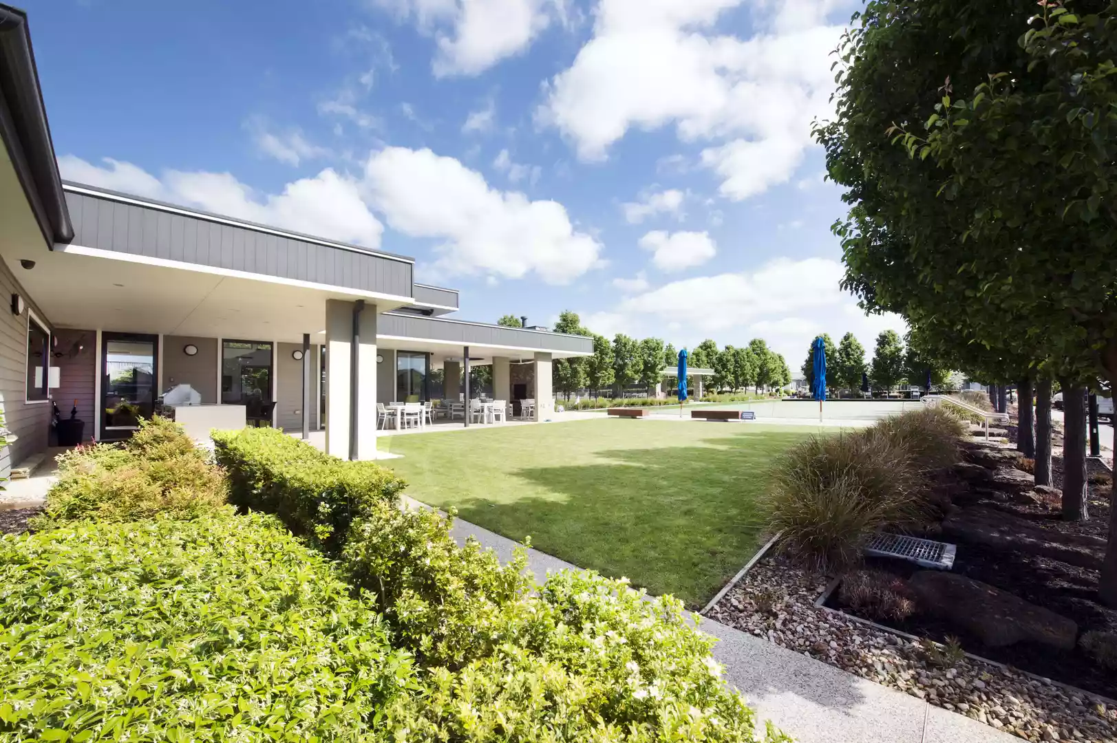 Lifestyle Geelong - Coastal living, close to the city. Downsize to a perfect balance of urban ease and ocean breeze. Water you waiting for?