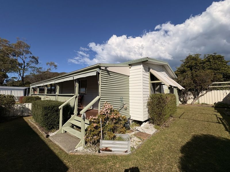 Great Position in Charming Community!