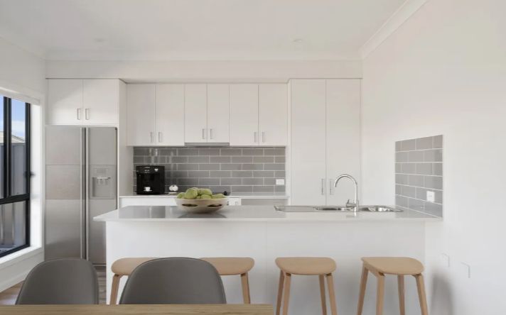 Modern 2 bed home with outdoor deck and private garden