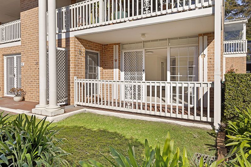 Centrally located, impeccably presented ground floor unit with large rear sunny garden courtyard.