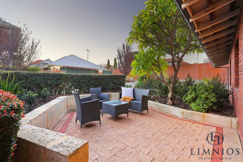 Premiere Location and Lifestyle!!