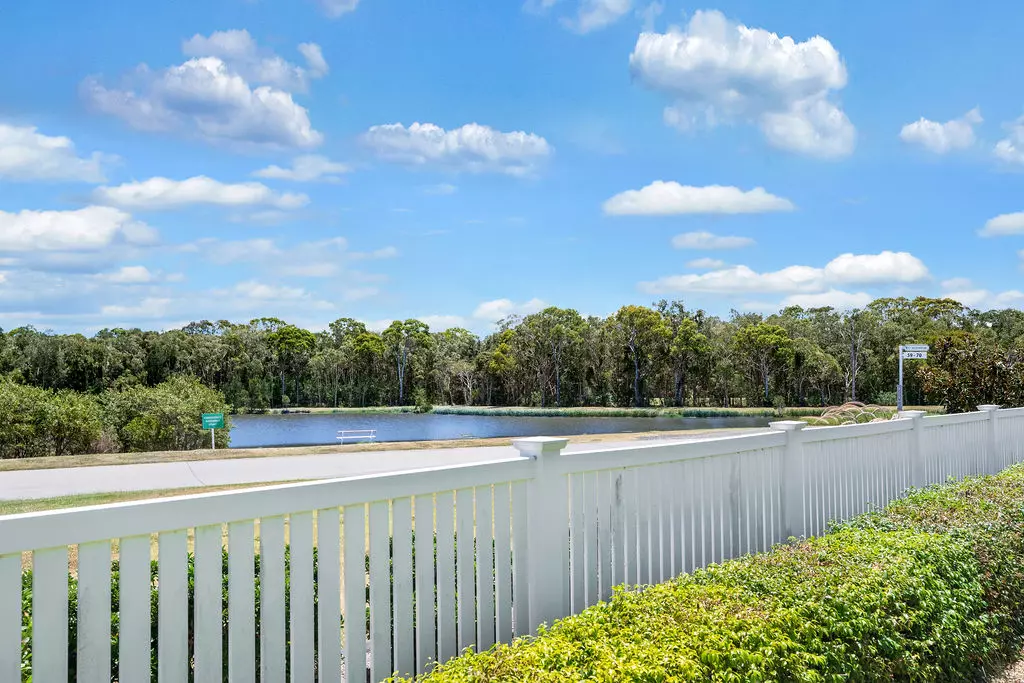 Palm Lake Resort Beachmere Bay