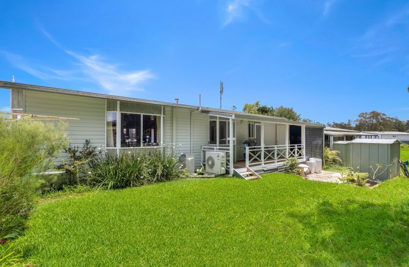 Ranch Style Home – Bushland Views!