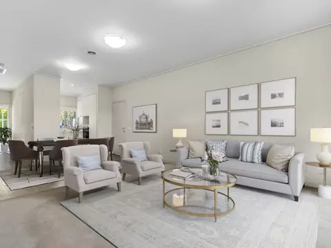 Stylish Residence Steps from the Clubhouse