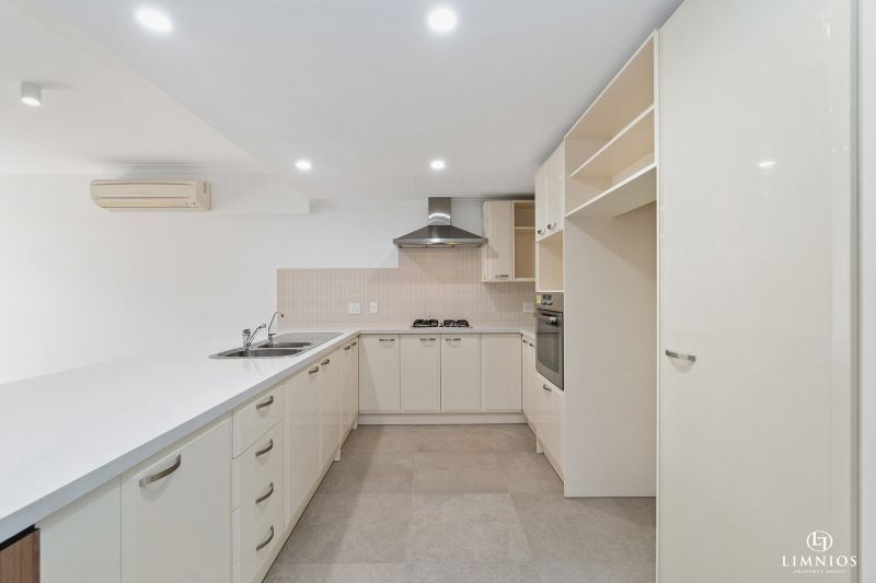 SOLD North facing, courtyard villa in the heart of Mercy Village.