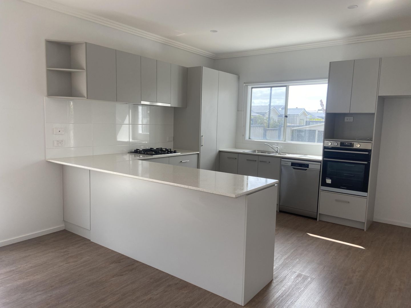 Downsize and enjoy a 150m walk to the Beach!