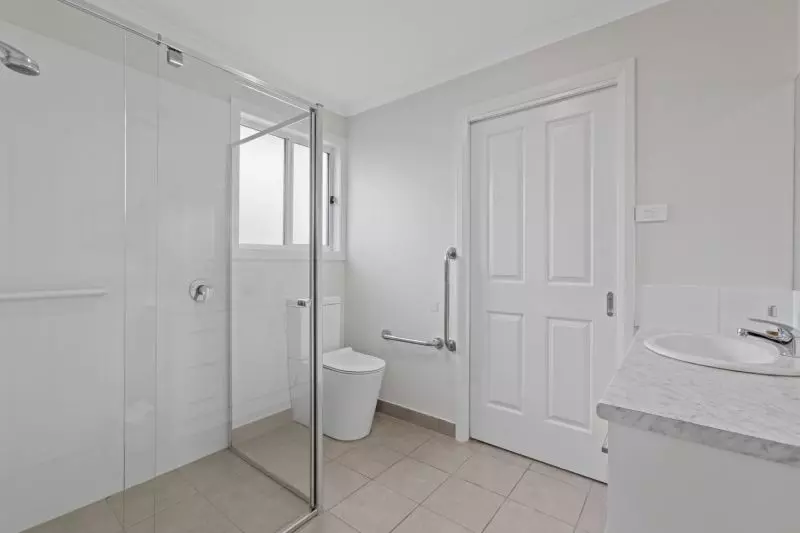 Spacious Modern Home with Entertainer’s Deck